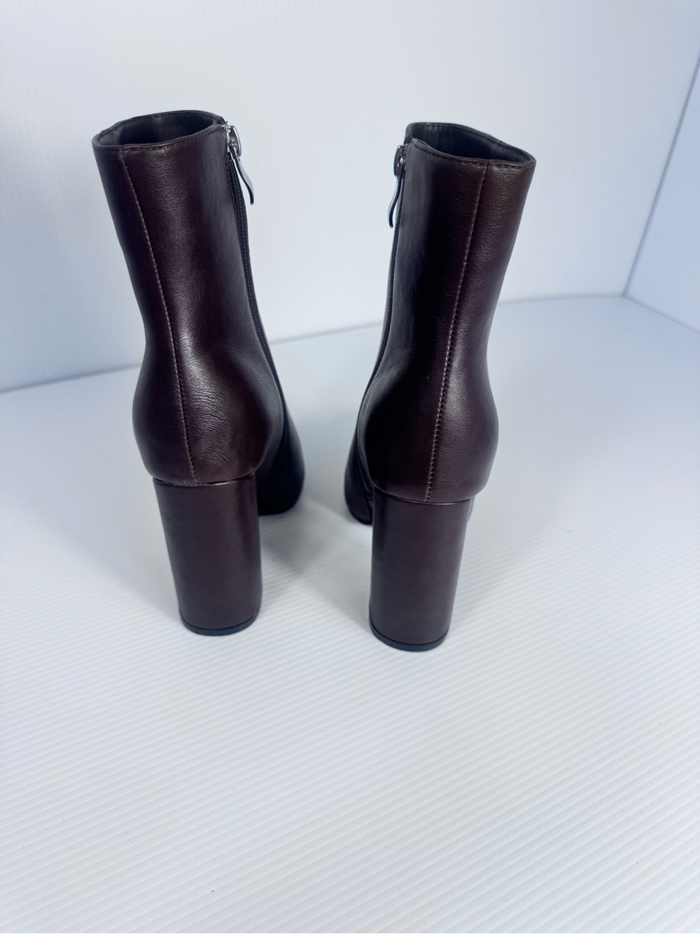 Azalea Wang Jessabell Chocolate Block Heel Ankle Boots NIB Size 6 - Picture 4 of 6